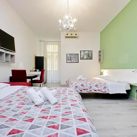 Lucky Holiday Rooms Rom Exteriör bild